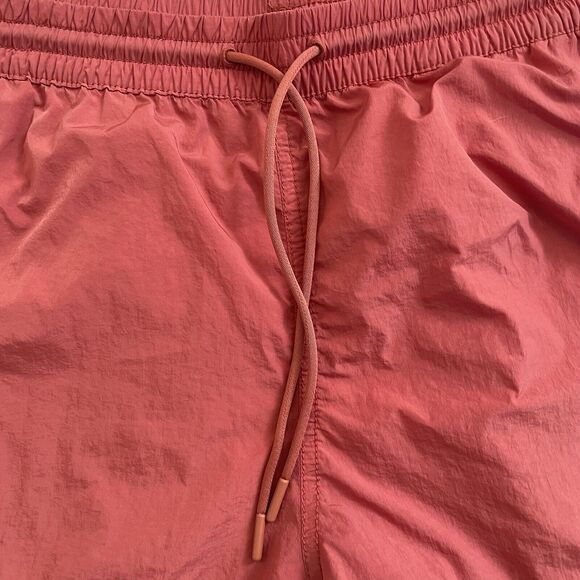 Athleta Etruscan Red Shorts Size 6 Lightweight Recycled Nylon Expedition 2.5” - Picture 2 of 6